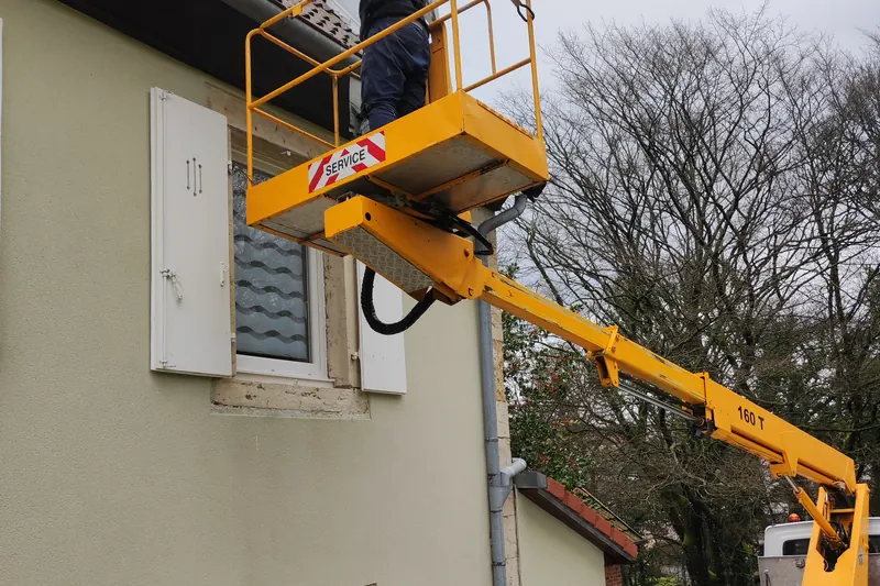 Intervention en nacelle sur une toiture difficile d'accès